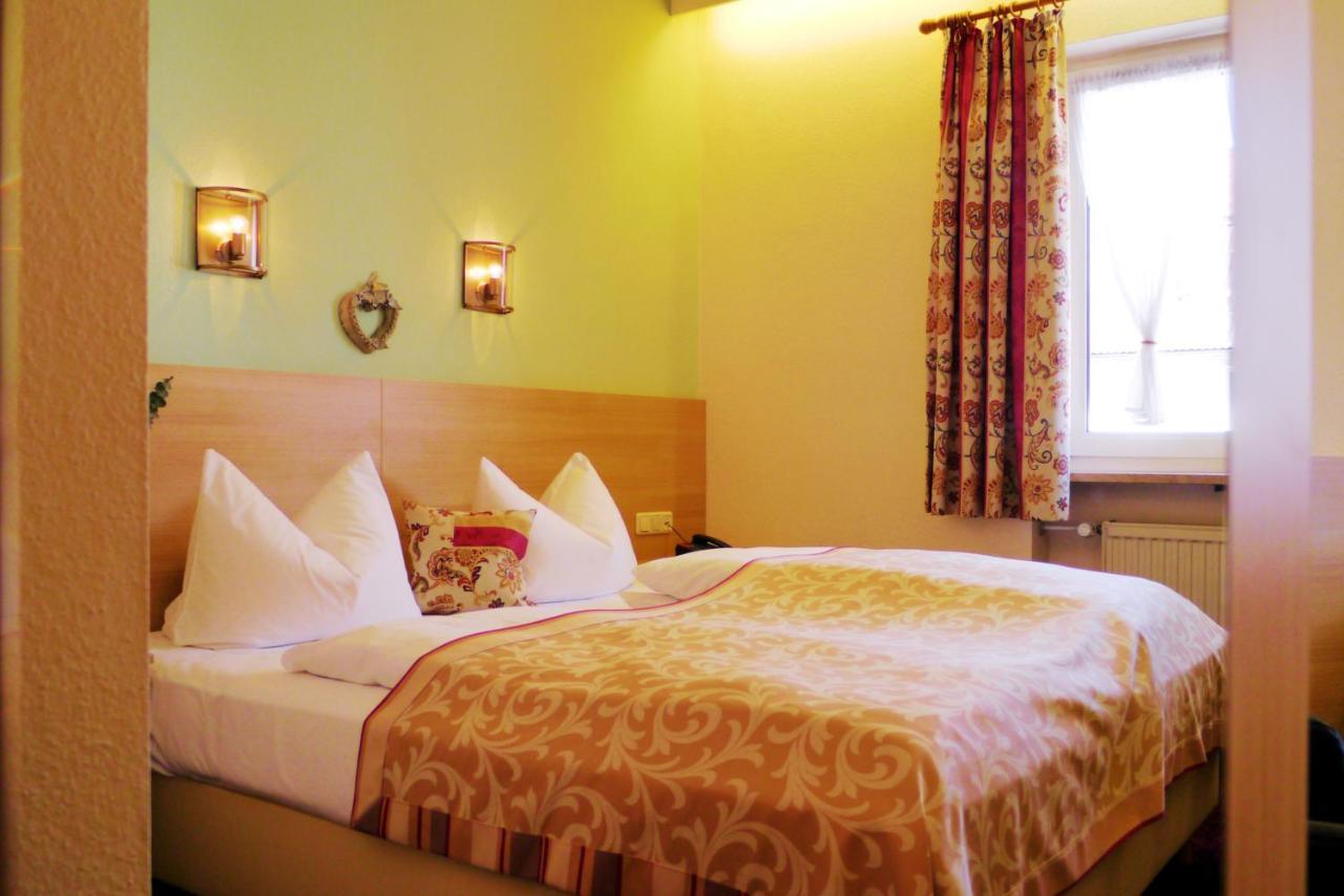 Hotel Grader Нойщад ан дер Валднаб Екстериор снимка