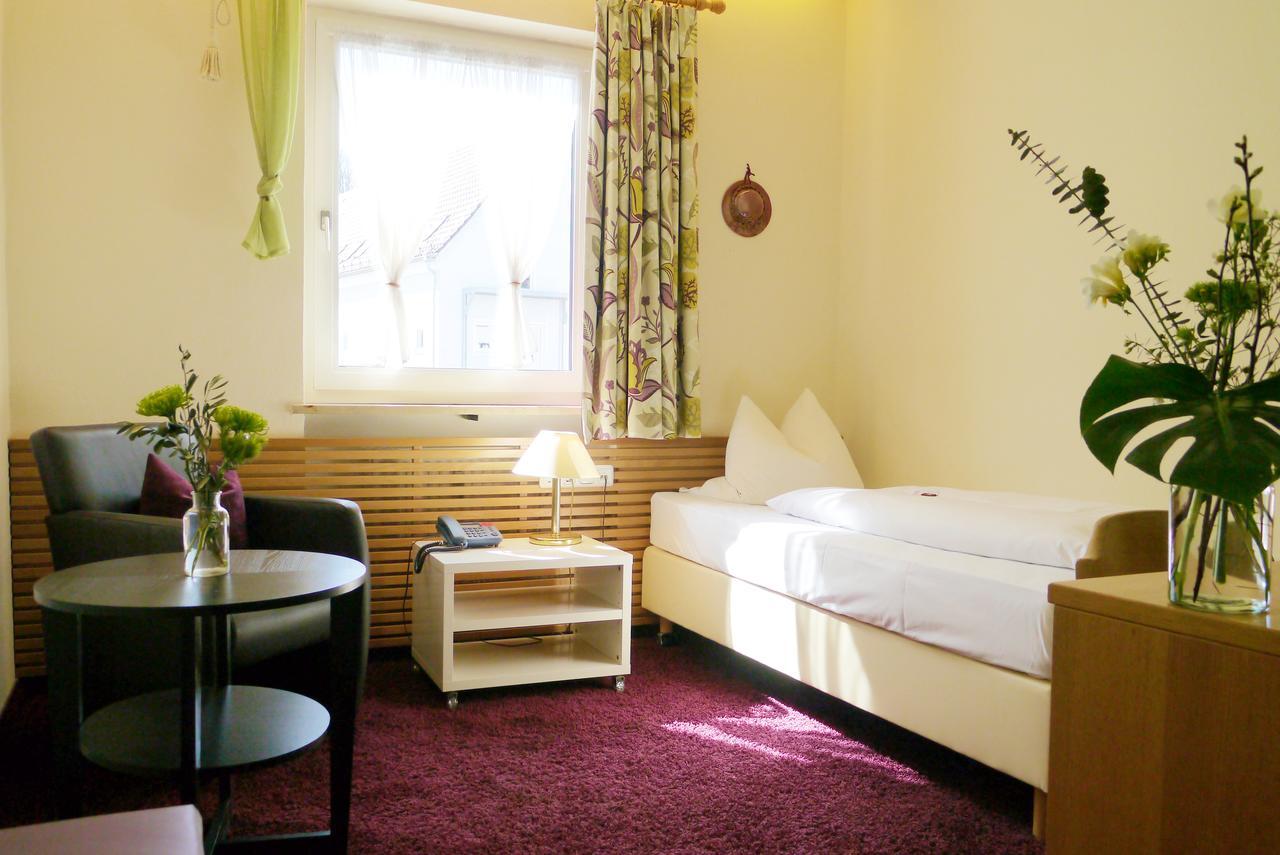 Hotel Grader Нойщад ан дер Валднаб Екстериор снимка